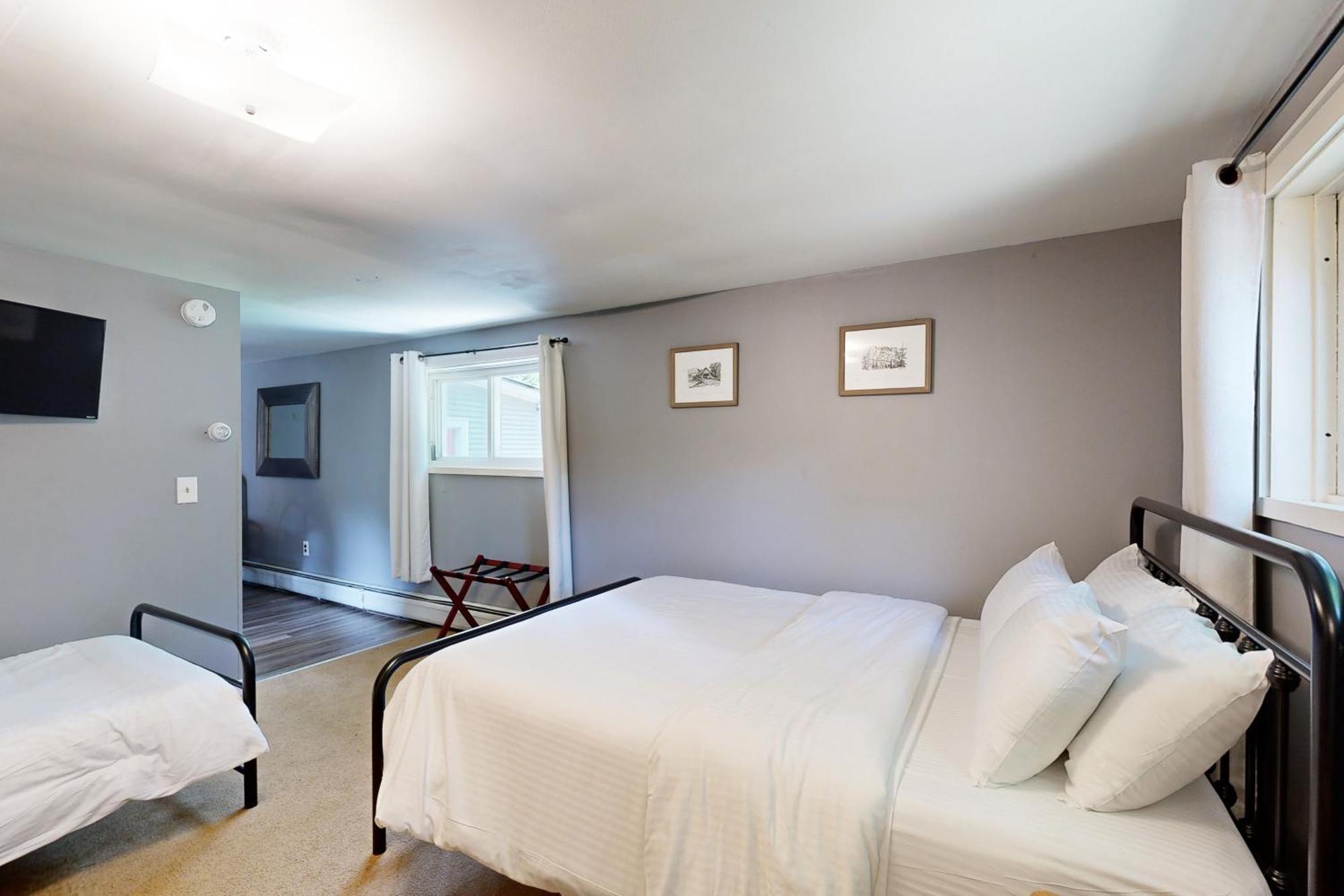 Vermont Farm Proctorsville Room photo
